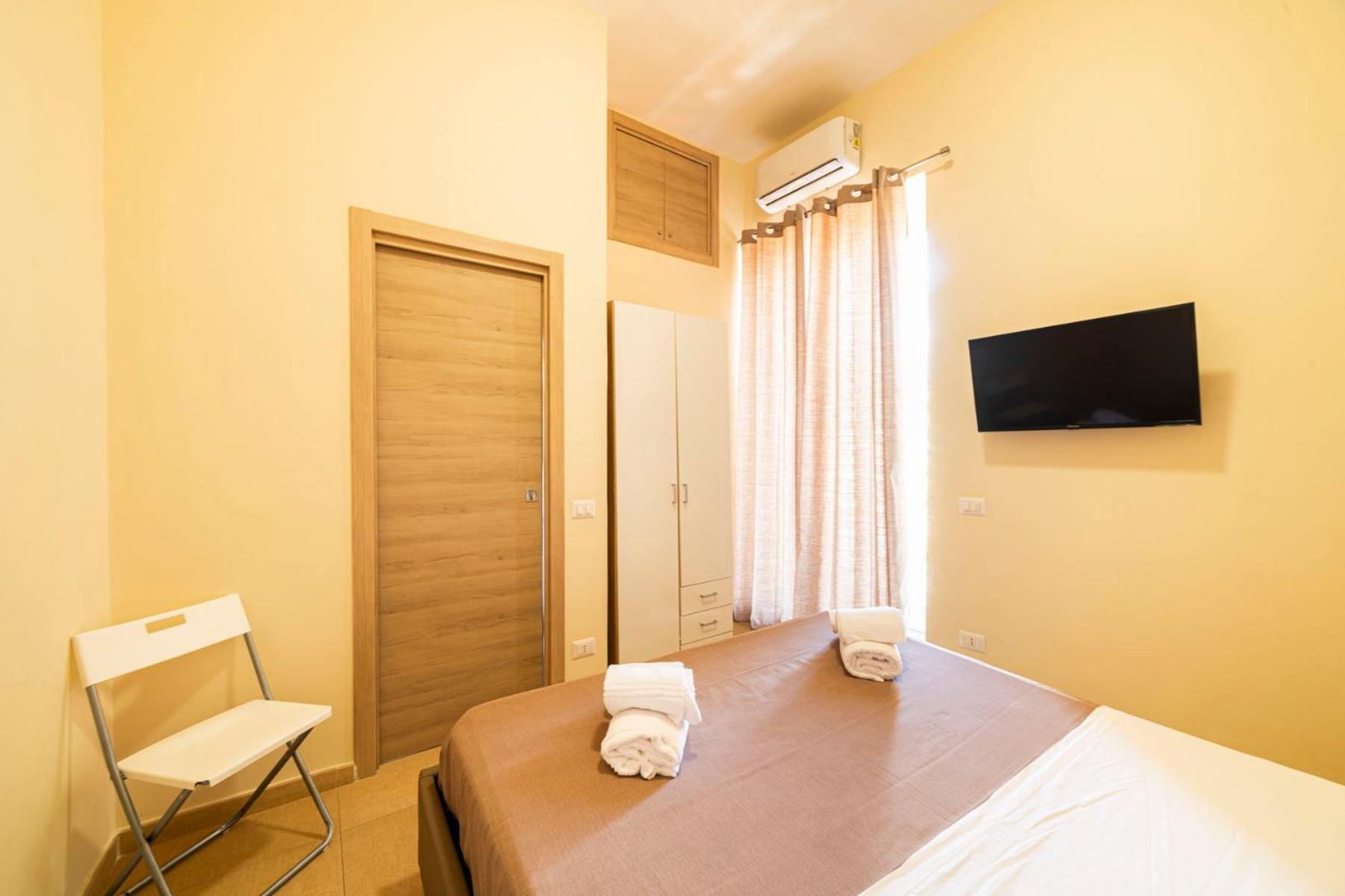 Corso 138 - Sleep & Fly - By Domusextra Bed & Breakfast Napoli Ngoại thất bức ảnh