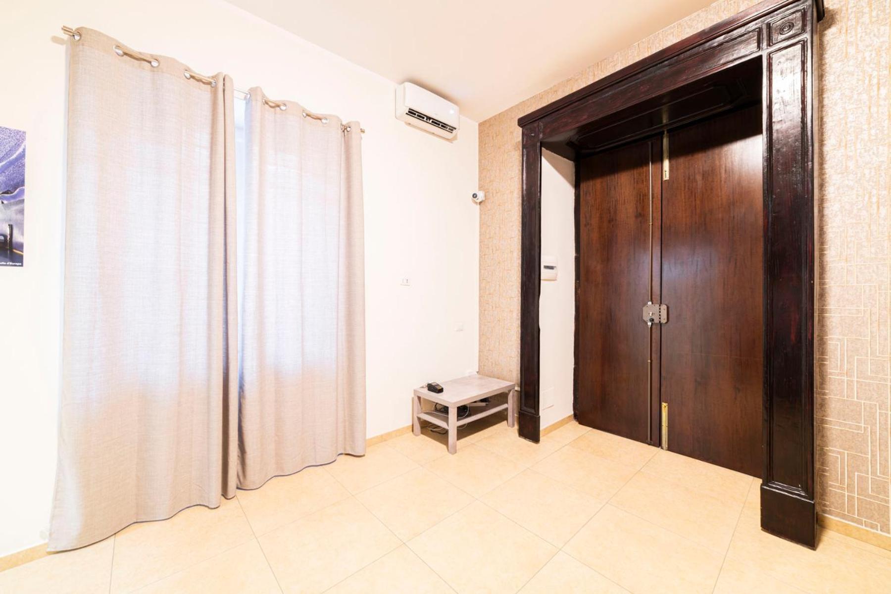 Corso 138 - Sleep & Fly - By Domusextra Bed & Breakfast Napoli Ngoại thất bức ảnh